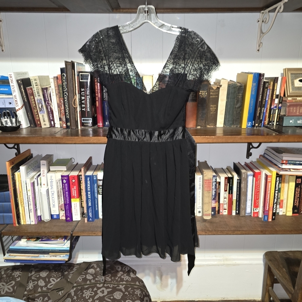 Elegant Black Lace Dress